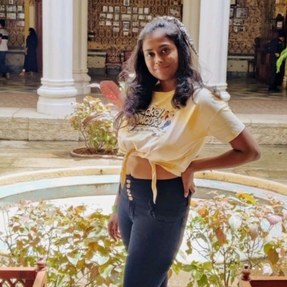 Imported Disney 🔥 Tshirt - Picture 3 of 8